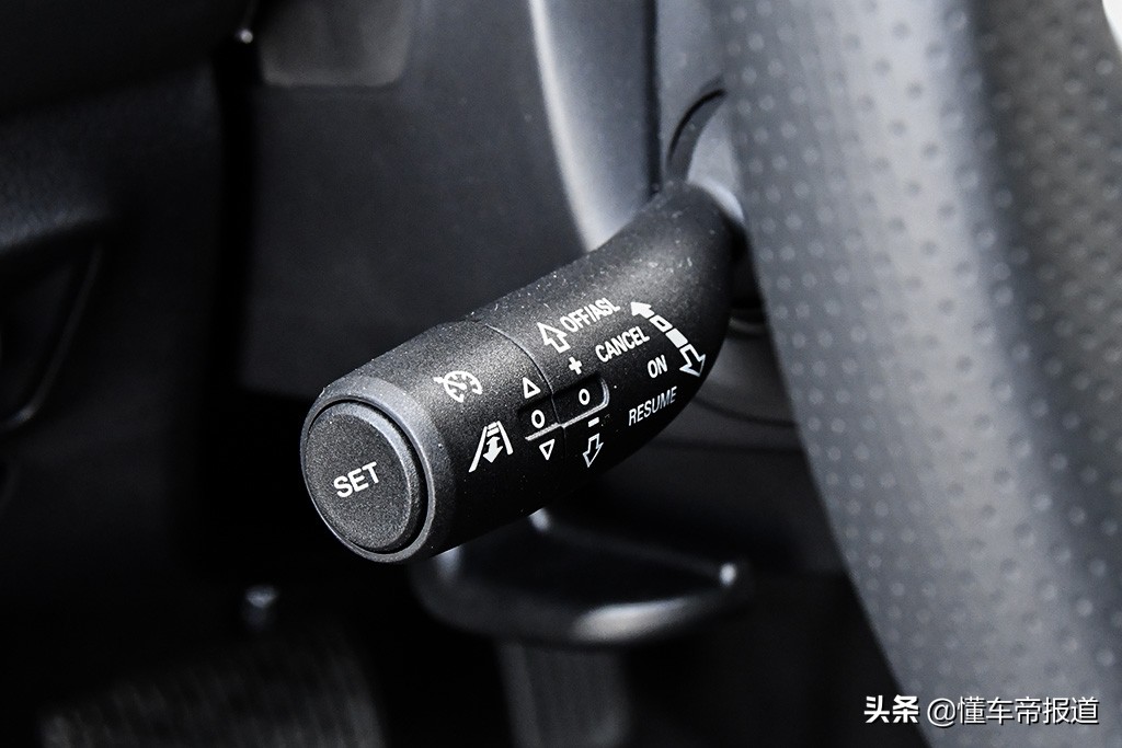新車 | 動力充沛/7.2秒“破百”試駕榮威ei6 MAX
