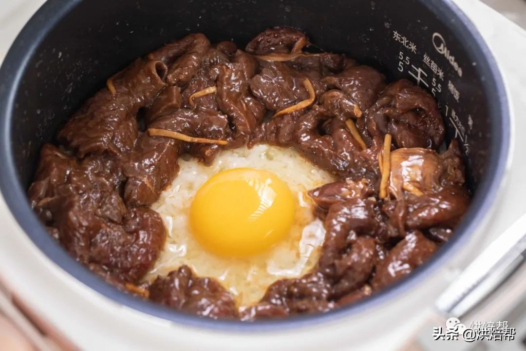 Rice cooker version beef nest egg rice method, a must for lazy people, addicted to eating once