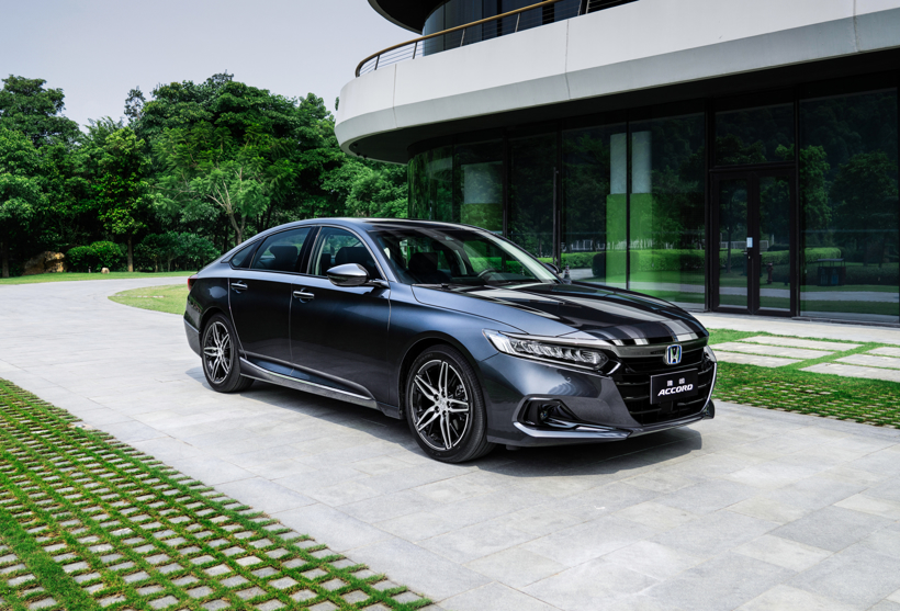 Why is there more oil and emulsification in Honda and Toyota cars, but