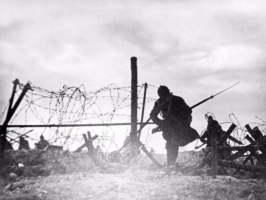 一战中它的出现终结了散兵战术，成步兵噩梦，