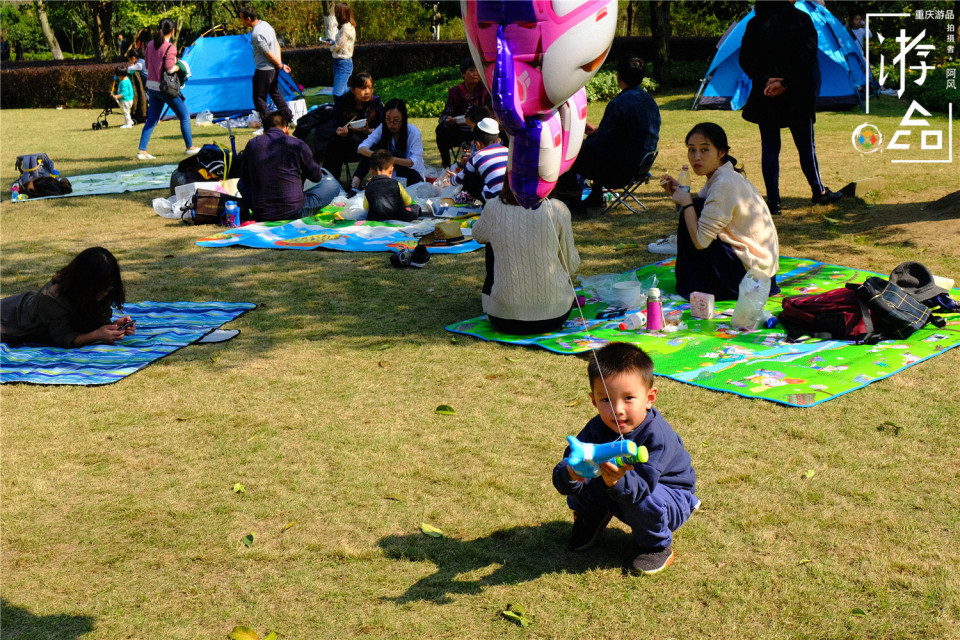 巴渝历史悠久，普通话抛弃的古语词，重庆方言仍在使用