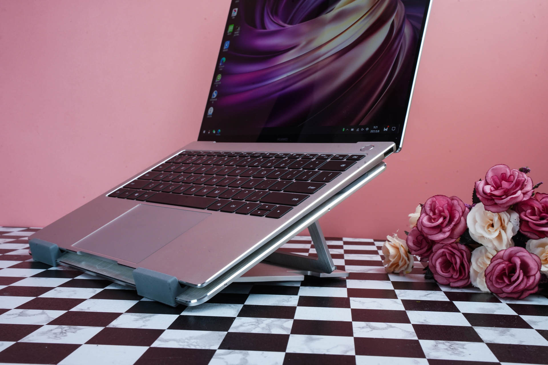 酷冷至尊Ergo铝支架：更轻，更薄，笔记本电脑必备神器