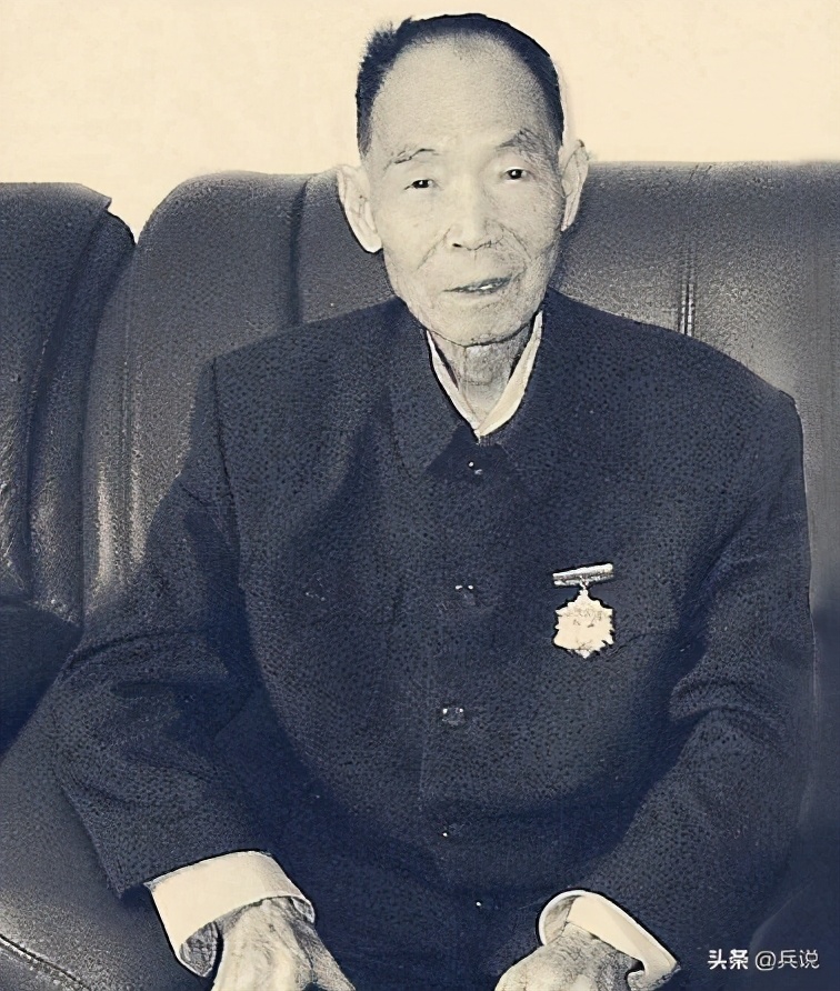 情报奇才10岁入伍，红军破译电报高手，晚年犯错