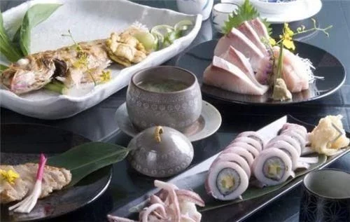 各国国宴都是什么样子的？日本国宴真的只吃生鱼片和寿司吗？