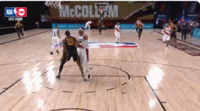 【影片】安東尼與Howard籃下碰撞起衝突，瓜哥這次真的怒了，指著魔獸的鼻子就是一頓罵！-黑特籃球-NBA新聞影音圖片分享社區