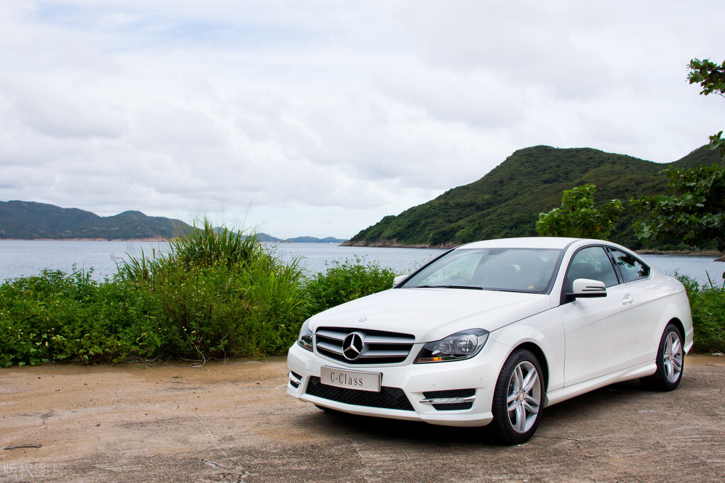 Which one is more harmful to the car by stepping on the accelerator