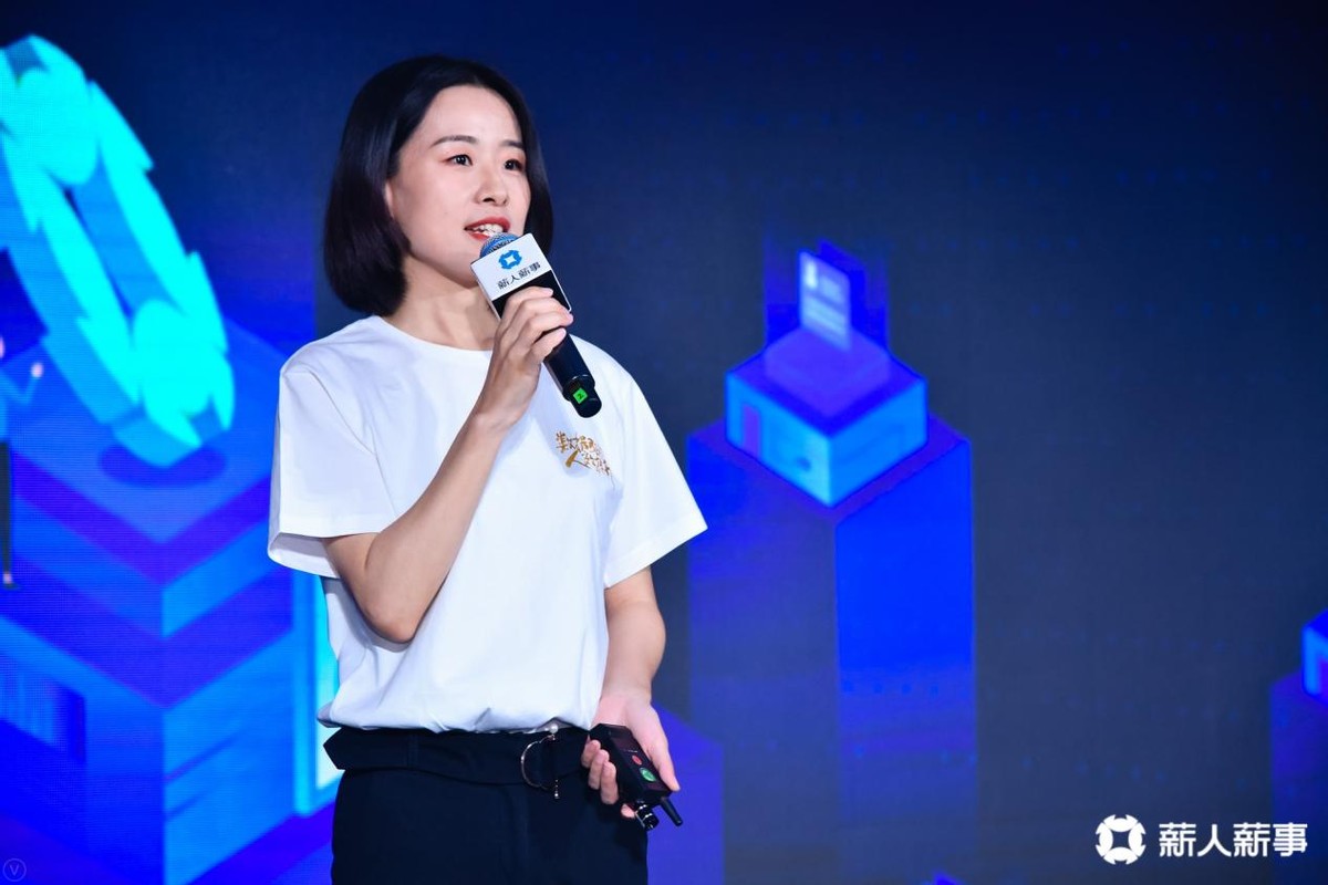 薪人薪事推出Data双引擎版人力资源系统 助力企业高速增长