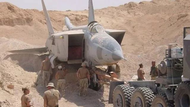 不止能挖出石油，沙漠裡還有戰鬥機！ 美國的米格-25就是這麼來的