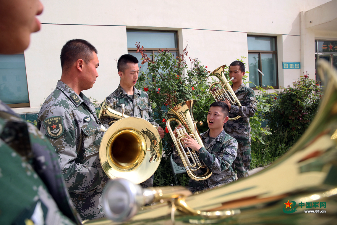 “大咖”来授课！参加国庆70周年阅兵的军乐骨干做教练员