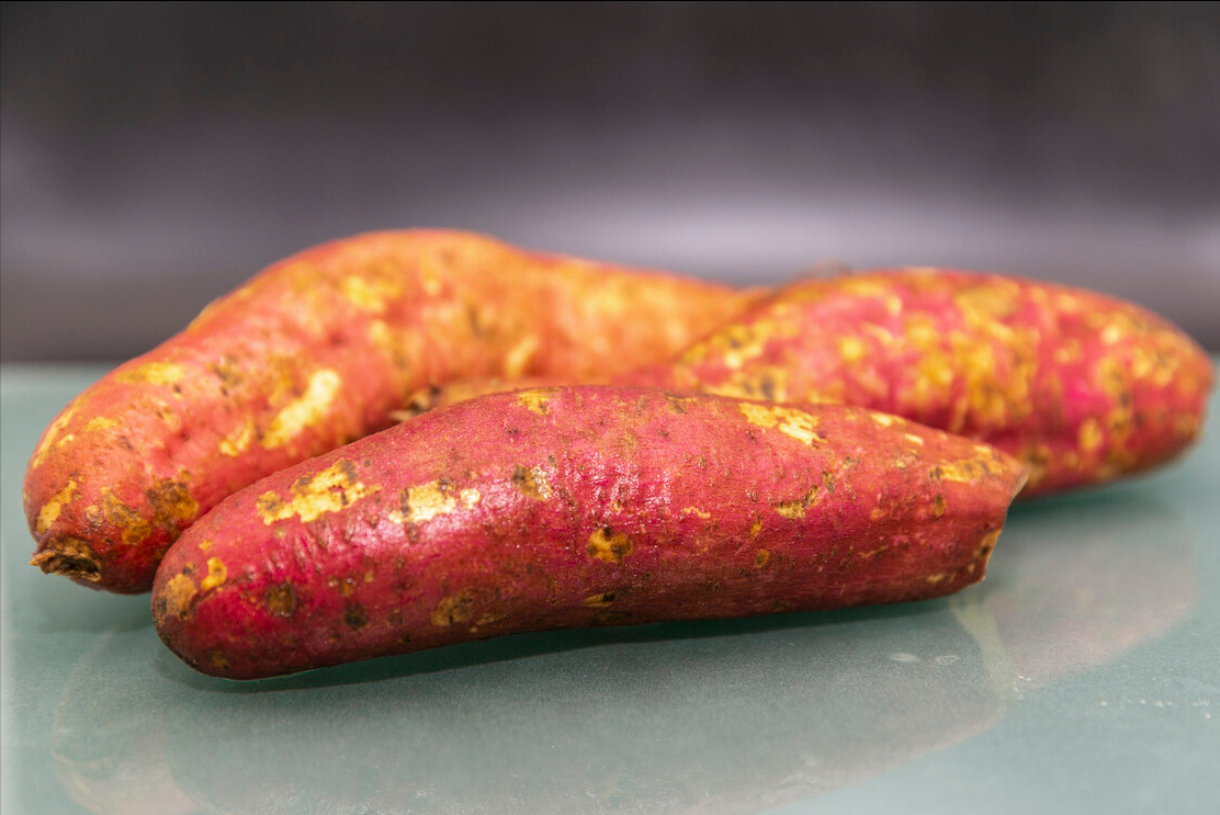 蒸红薯，直接上锅是不行的，牢记3个小窍门，红薯更香甜更绵软