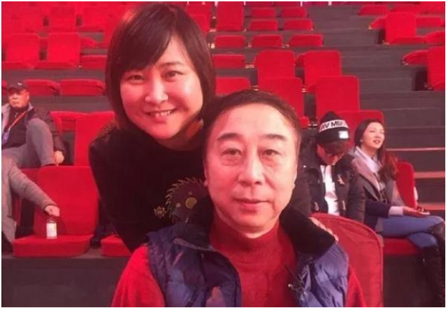 13年前，二人同上春晚，如今賈玲成了老板，那么白凱南哪去了？