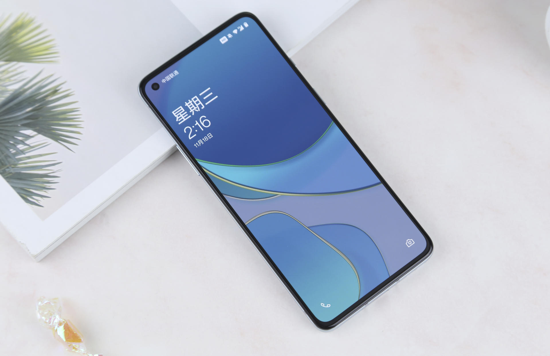 喜欢拍照买华为，想要好屏幕选一加，这种说法到底对不对？