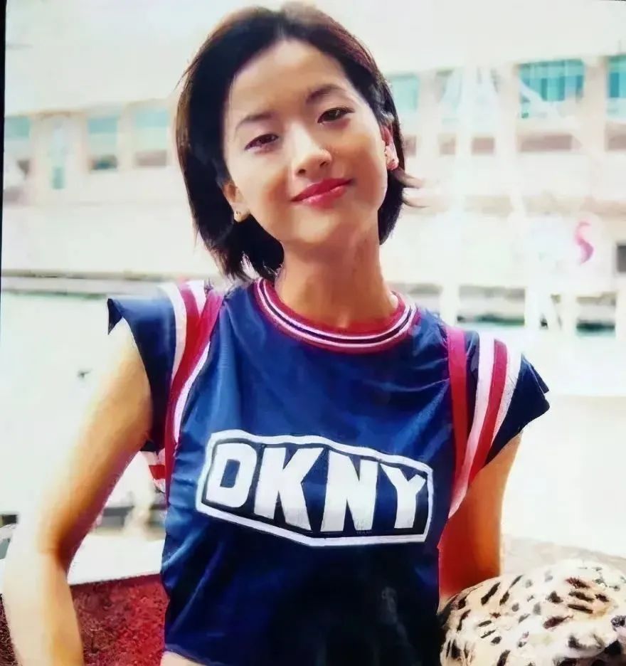 《鹿鼎记》10位主演近况：男三离婚4次，“二老