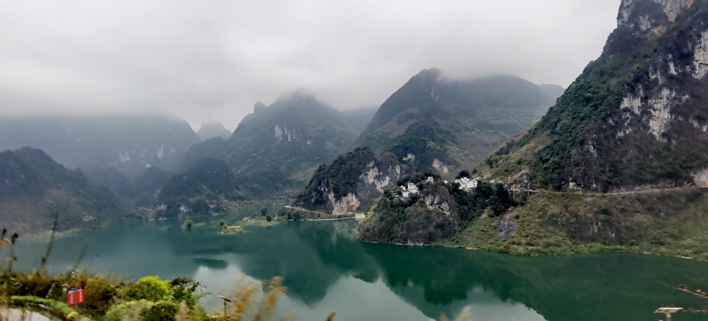 天陰不掩山水美（3）深山翡翠浩坤湖