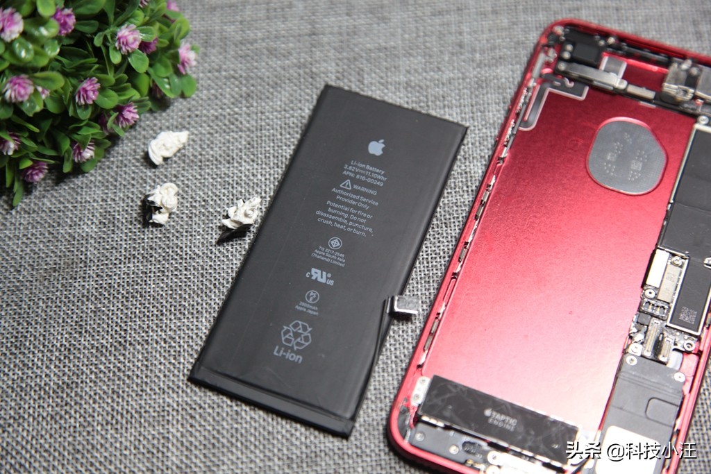 给我的iPhone7 Plus换了块新电池，这种回血130%的感觉体会一下