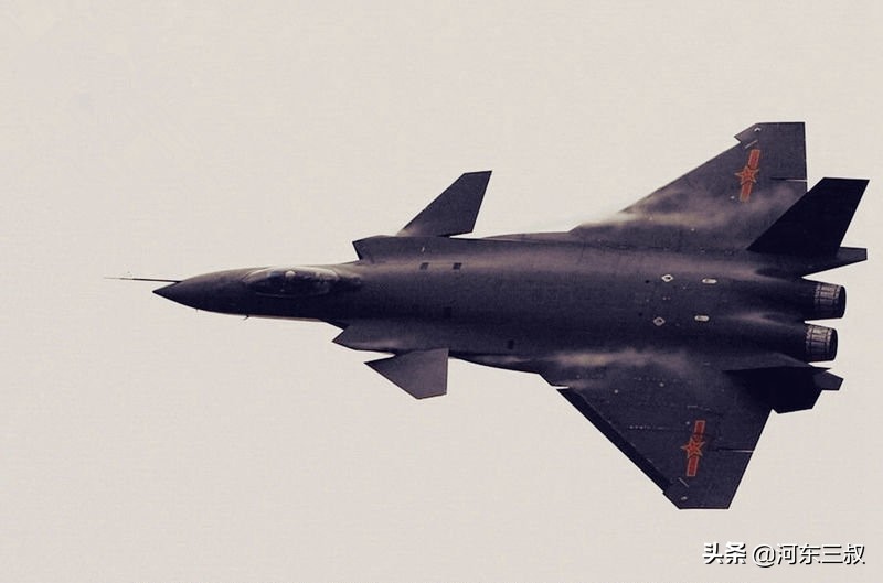 空军全家福，跨越71年，从歼-5到歼-20祖孙四代（