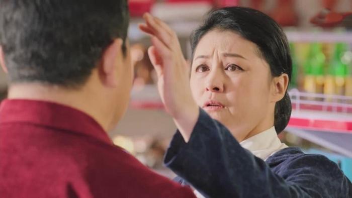 曾被赵本山连扇4耳光，还占林志玲便宜，后娶小