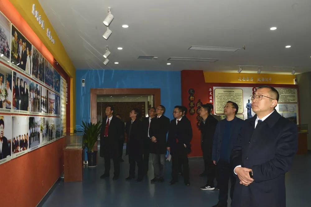 开江中学一行到达州中学考察交流