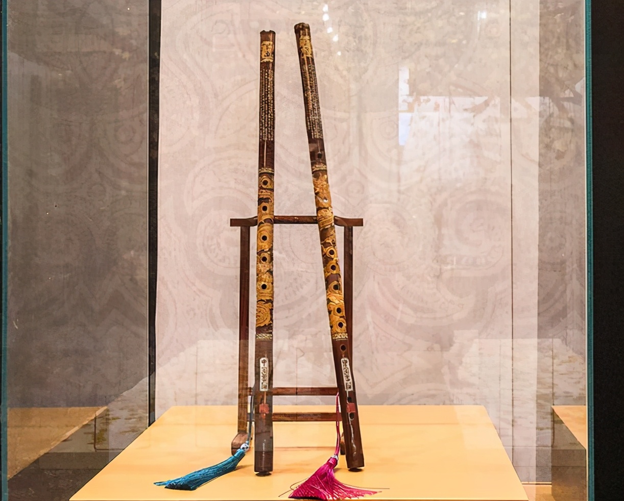 中国丹寨非遗周丨近200件药物标本参展黔东南州苗侗医药文化展