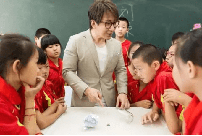 从“一夜爆红”到“跌落神坛”，刘谦经历了什