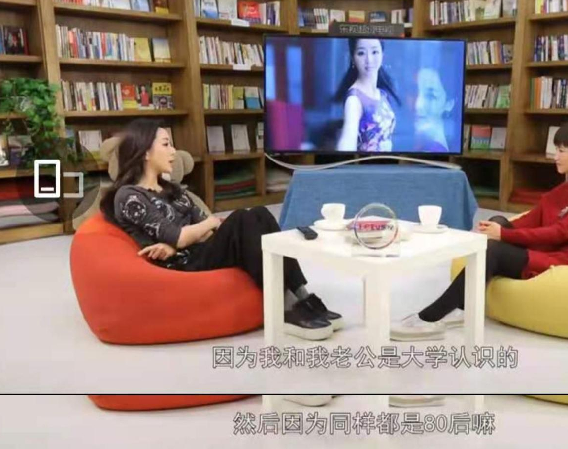 “央视花旦”李思思：嫁大学同学，3年生2子，婚