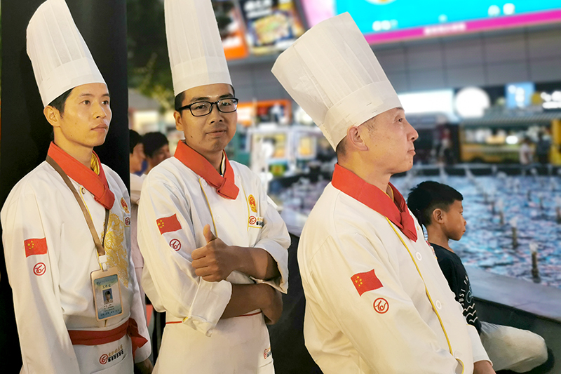 郑州钓鱼台烹饪师生受邀参加“金字招牌菜争霸赛”第五场海选赛