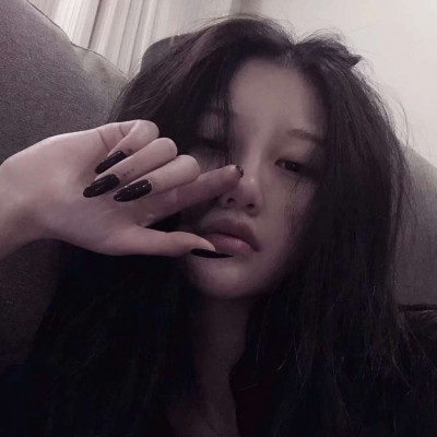 特别扎心的句子简短 曾经的海枯石烂，终究抵不过好聚好散图片