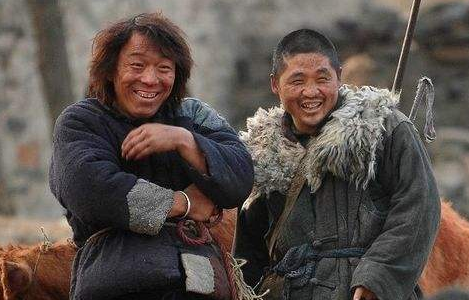 和黄渤比帅吓哭小孩？演员来喜人脉逆天，新剧