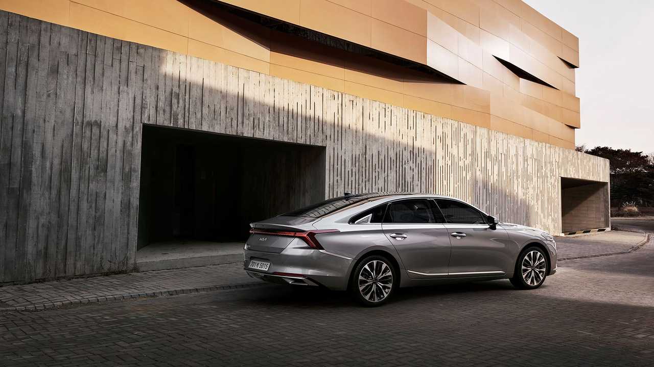 起亚k8是换标后的大作 五米车长仅卖3系的价钱 资讯咖