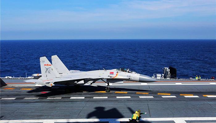 比航母还大的075两栖攻击舰，需要配备垂直起降战斗机吗？