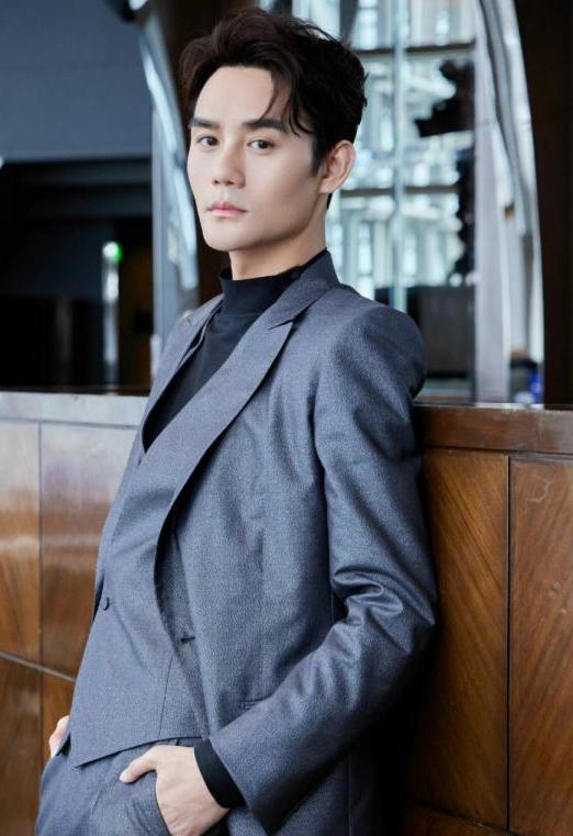 Tan Songyun staged a uniform temptation in his new drama, the male ...