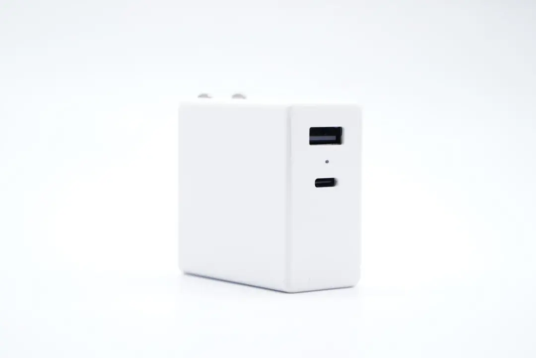 iPhone 13新机即将发布，35家工厂推出上百款快充新品