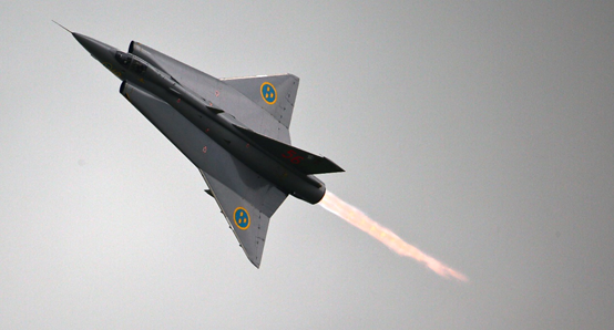 超越时代的科幻战机！瑞典60年前的经典之作！萨博35战斗机