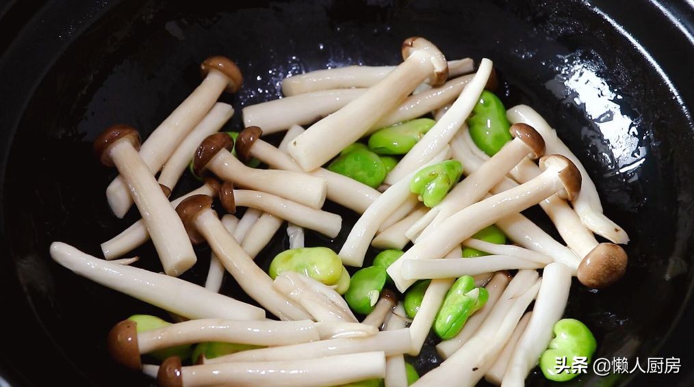 做饭怕麻烦？教你三鲜腐竹的懒人做法，吃起来清爽，没有油腻感