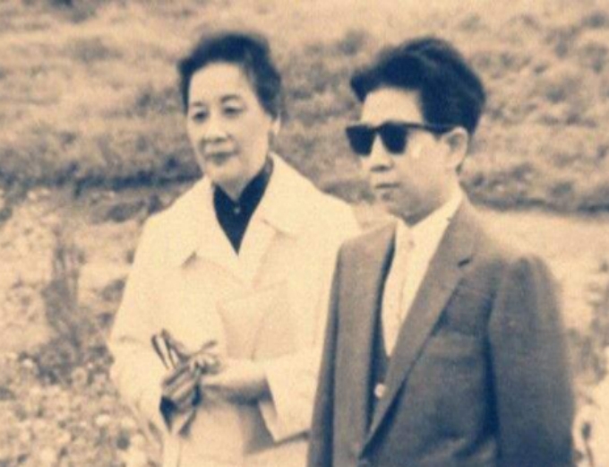 In 1946, Kong Lingjun was molested by Long Yun's son. The two sides ...