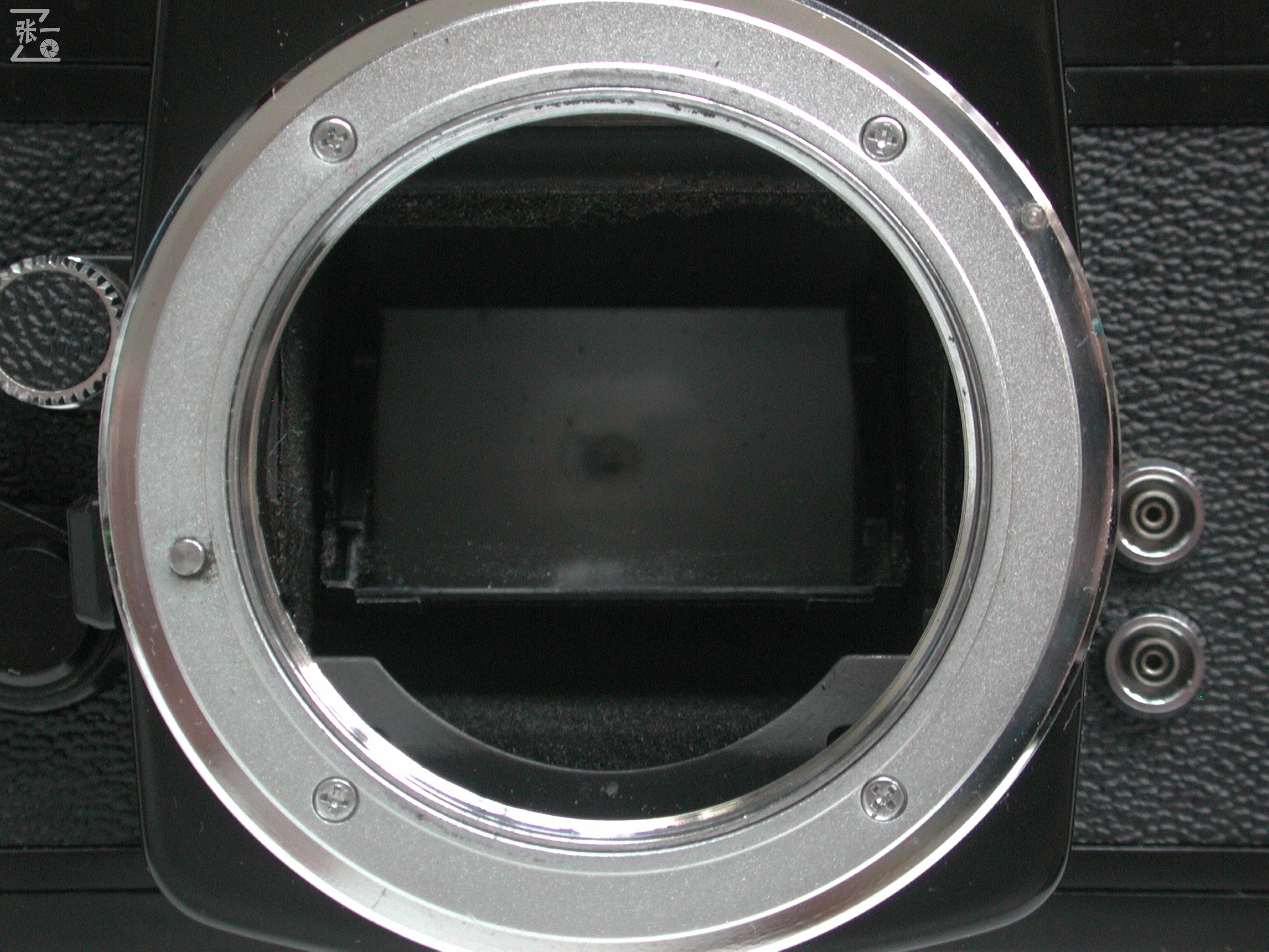 日本Fujica ST801,世界首台以LED方式顯示測光結果的單反照相機 - 資訊咖