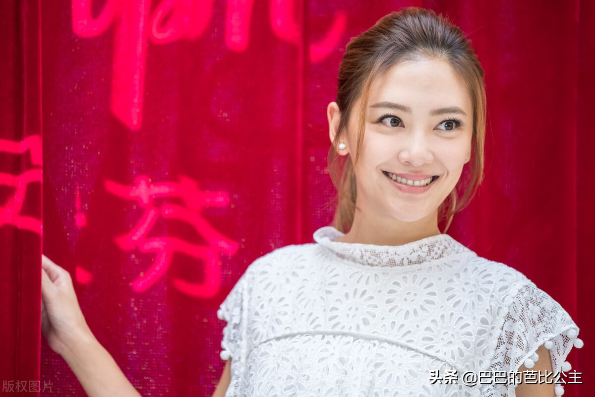 应采儿带Jasper吃饭，餐桌礼仪尽显教养