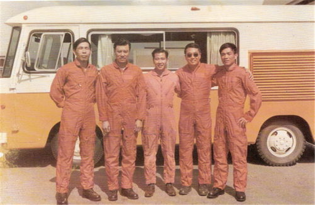 1986�̨꣬��U2����Ա��˼�׽ٻ�ֱ�ɹ��ݣ��������������