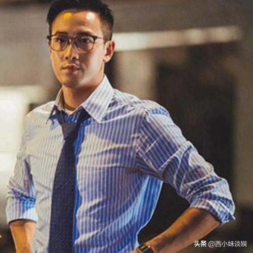 父亲是曾志伟，姐姐是曾宝仪，长相帅气的他，却选择站在幕后