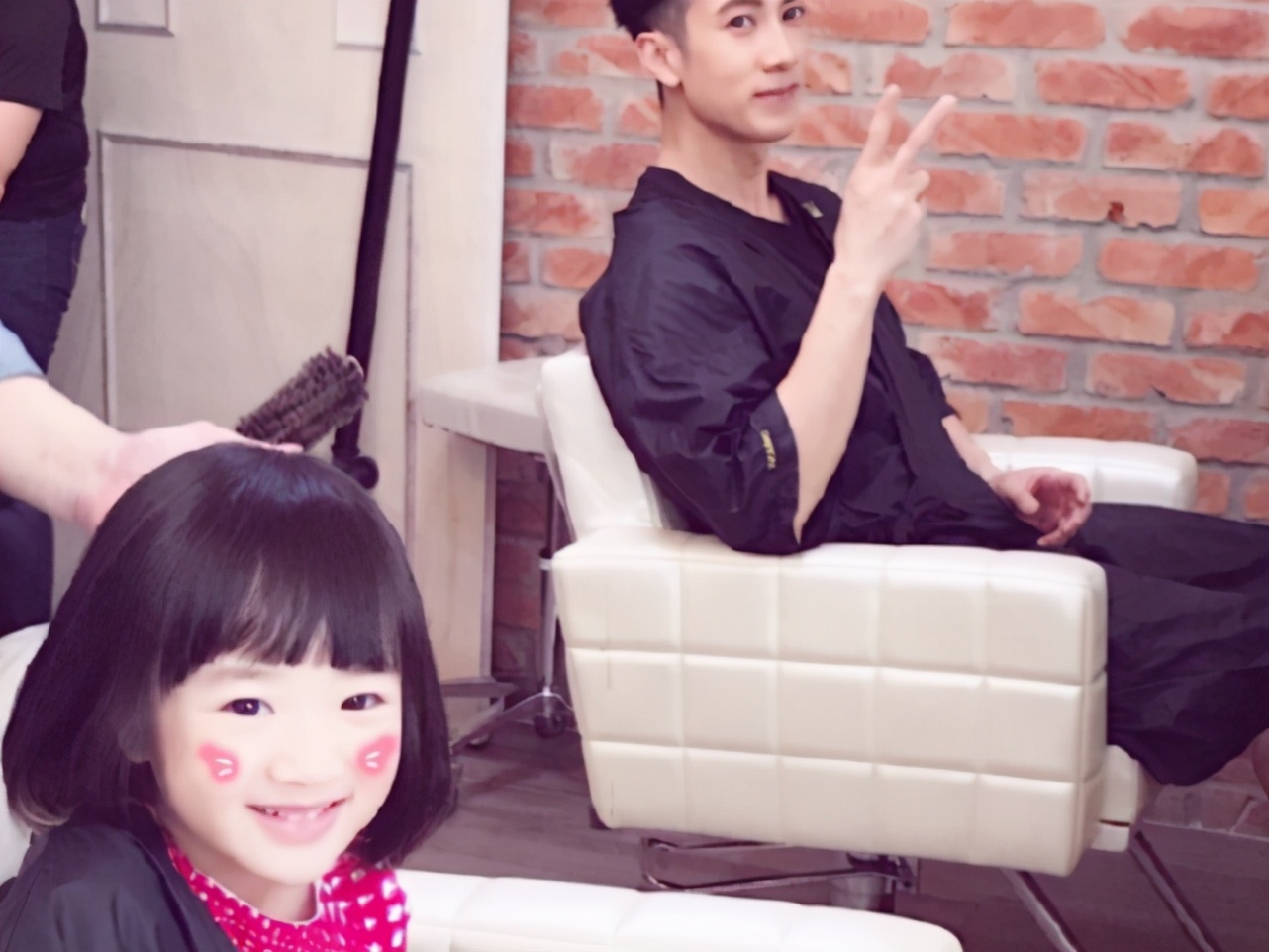 吳尊女兒“整容式”長大，小時候鬼馬精靈，如今氣質出眾美成女神