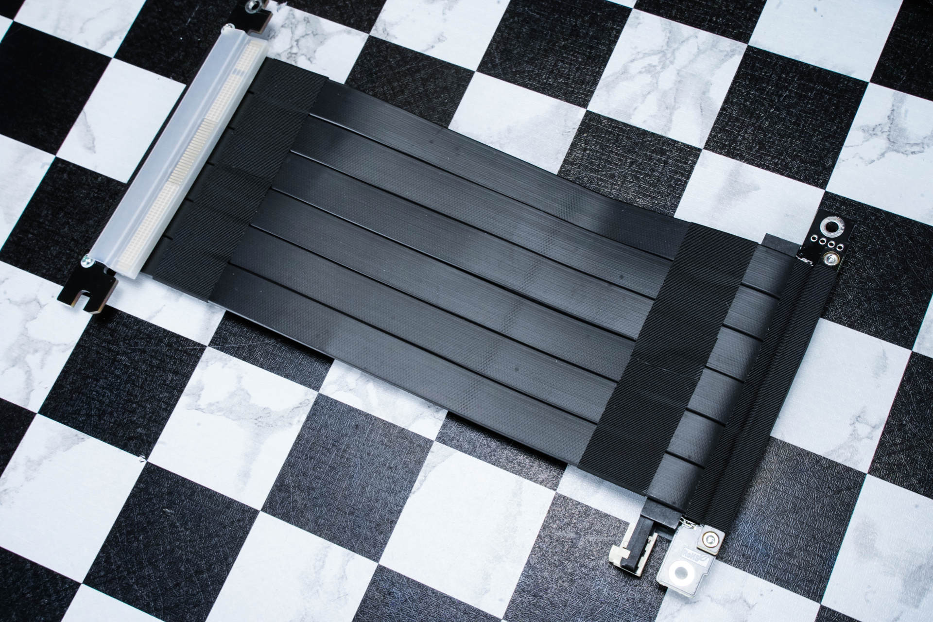 办公电脑也要高颜值，帮闺蜜组装电脑，我自己却爱了