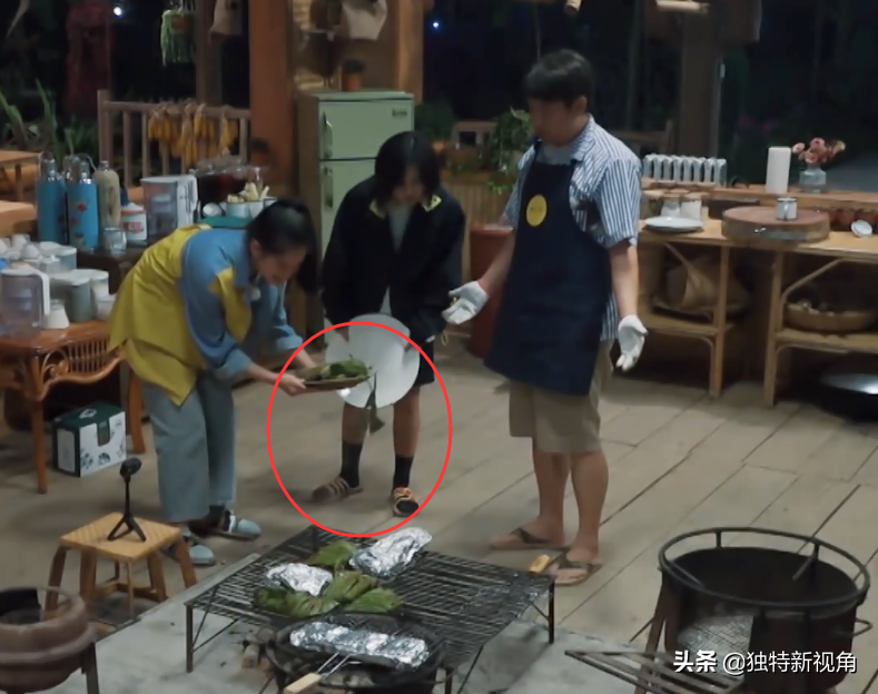 黄磊在综艺里表现是不妥，但不至于人品出问题