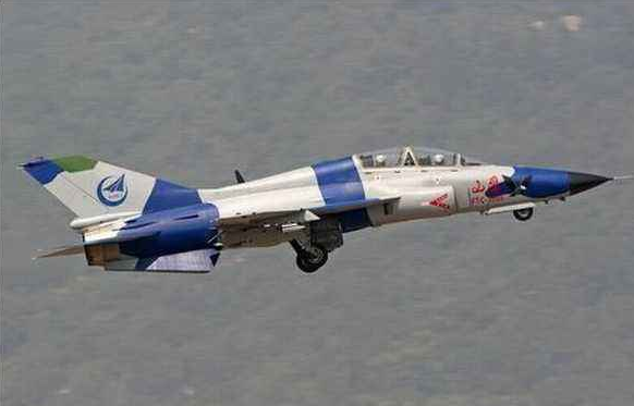 为培养辽宁舰飞行员，中国全新舰载机首飞成功，不是成飞和沈飞