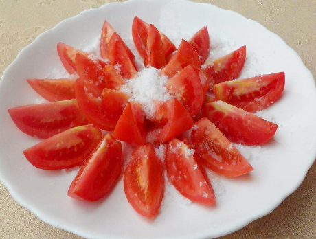 西红柿摆盘冷盘图片