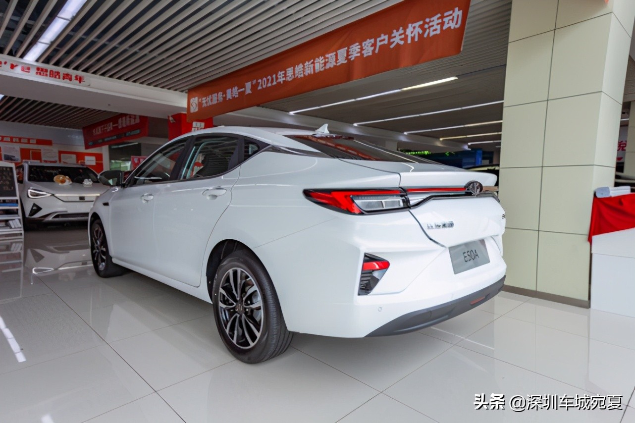 续航实在颜值高不到14万就能入手思皓e50a到店实拍解析