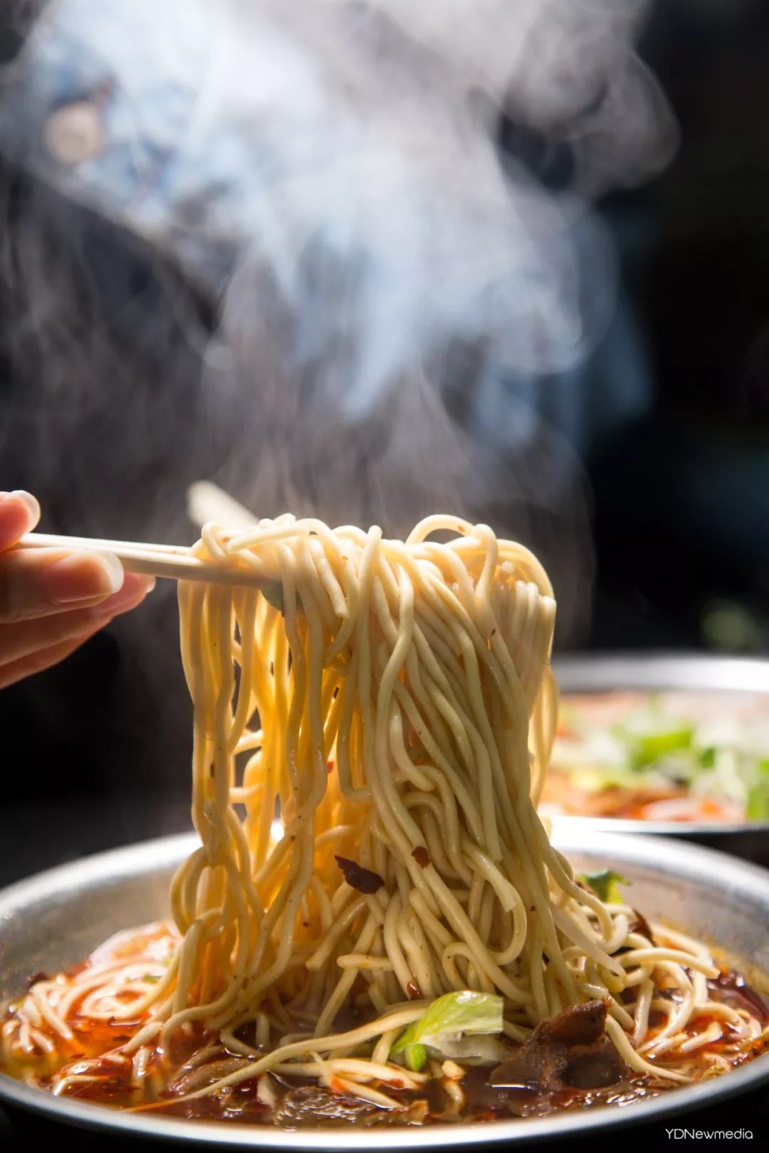 走进深夜的武汉南湖，只想说腐败至极