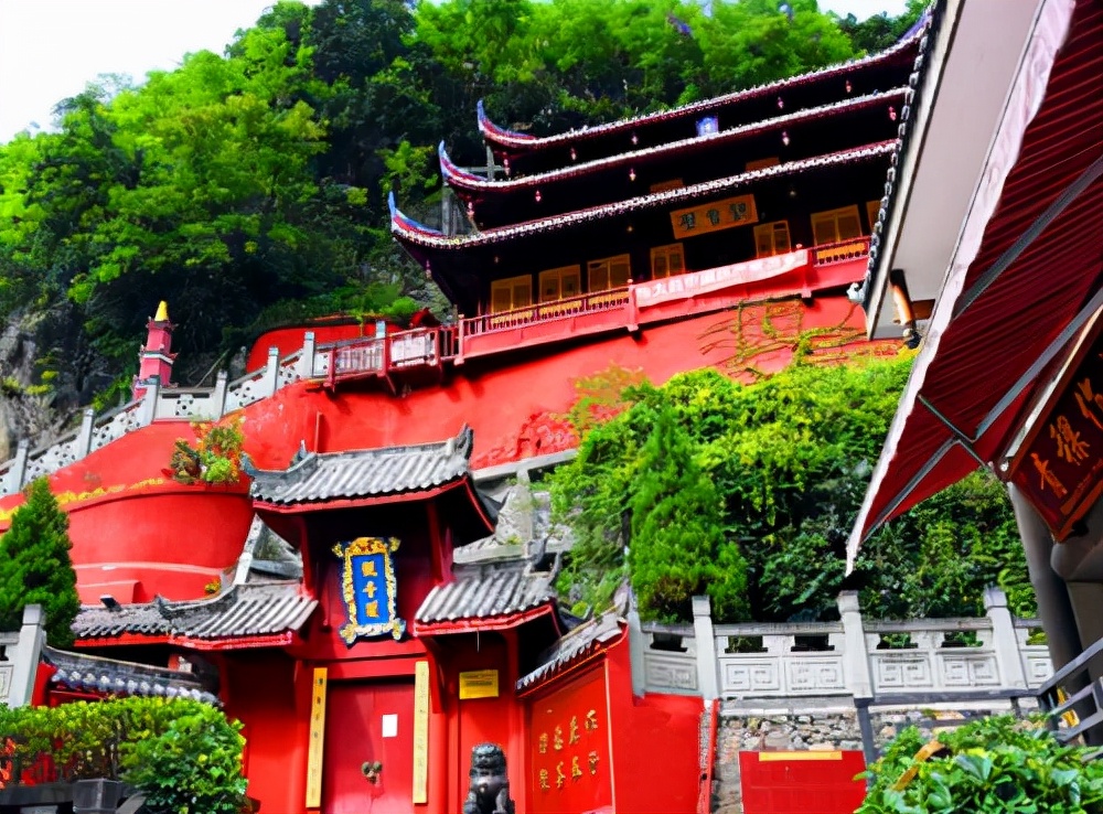 四川旅游：走近泸定桥圆童年电影情结（图）