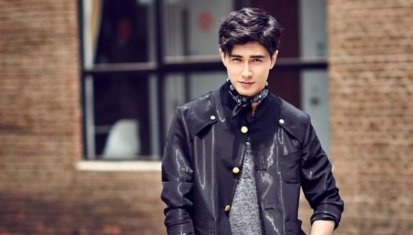 25岁\"高龄\"考入中戏，37岁大器晚成，用