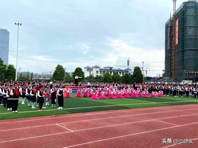 修文县第二实验小学2021年“六一”庆祝活动(图2)