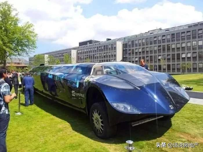 The fastest bus in the world has a top speed of 255 kilometers per hour